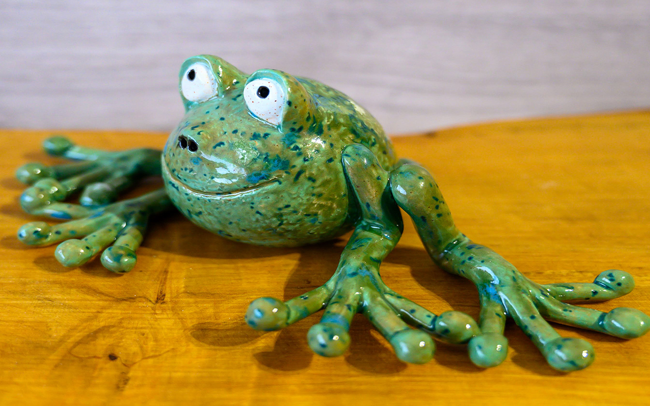 ST Pottery Green Frog